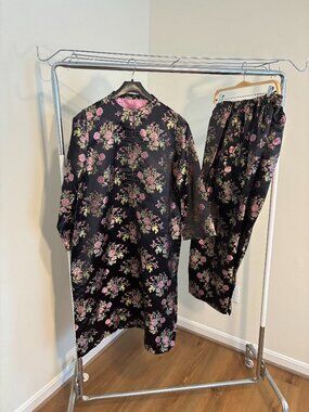 Pure Pakistani China Shanghai Silk kameez/trousers outfit in Black  (2pc)